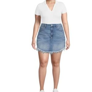 Celebrity pink frayed denim mini.‎ Worn about 5x